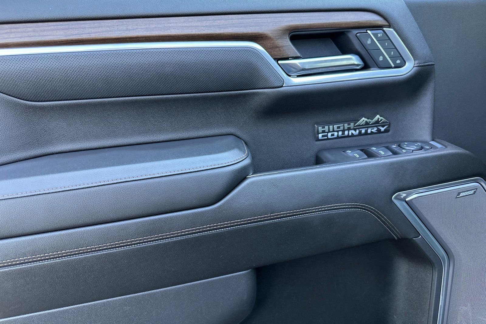 Certified 2025 Chevrolet Silverado 1500 High Country w/ Midnight Edition image 11