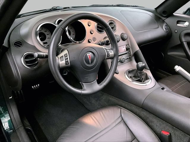 Used 2007 Pontiac Solstice Convertible w/ Premium Package RWD image 12