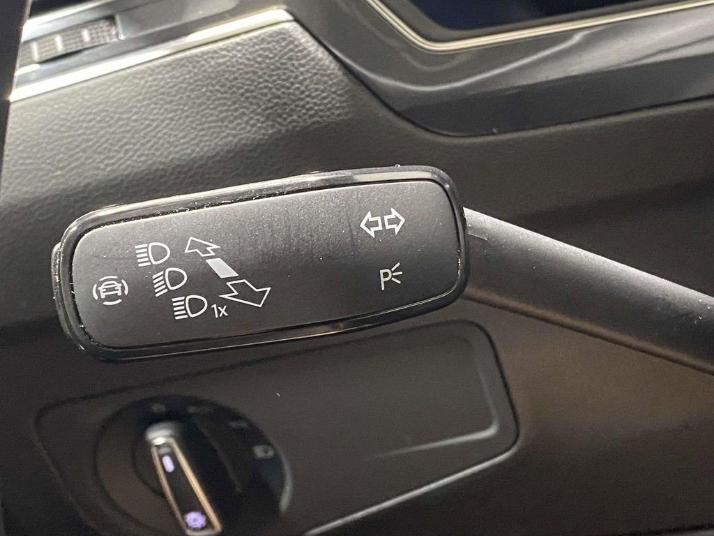 Used 2023 Volkswagen Tiguan SE image 22