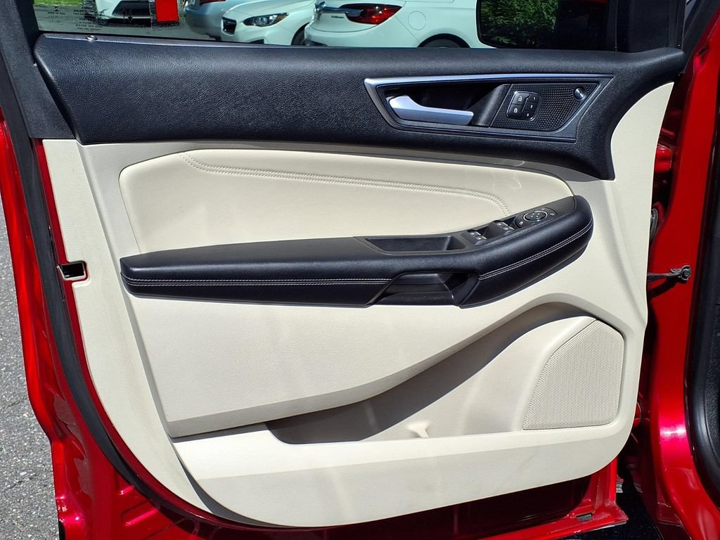 Used 2022 Ford Edge Titanium AWD/4WD image 29