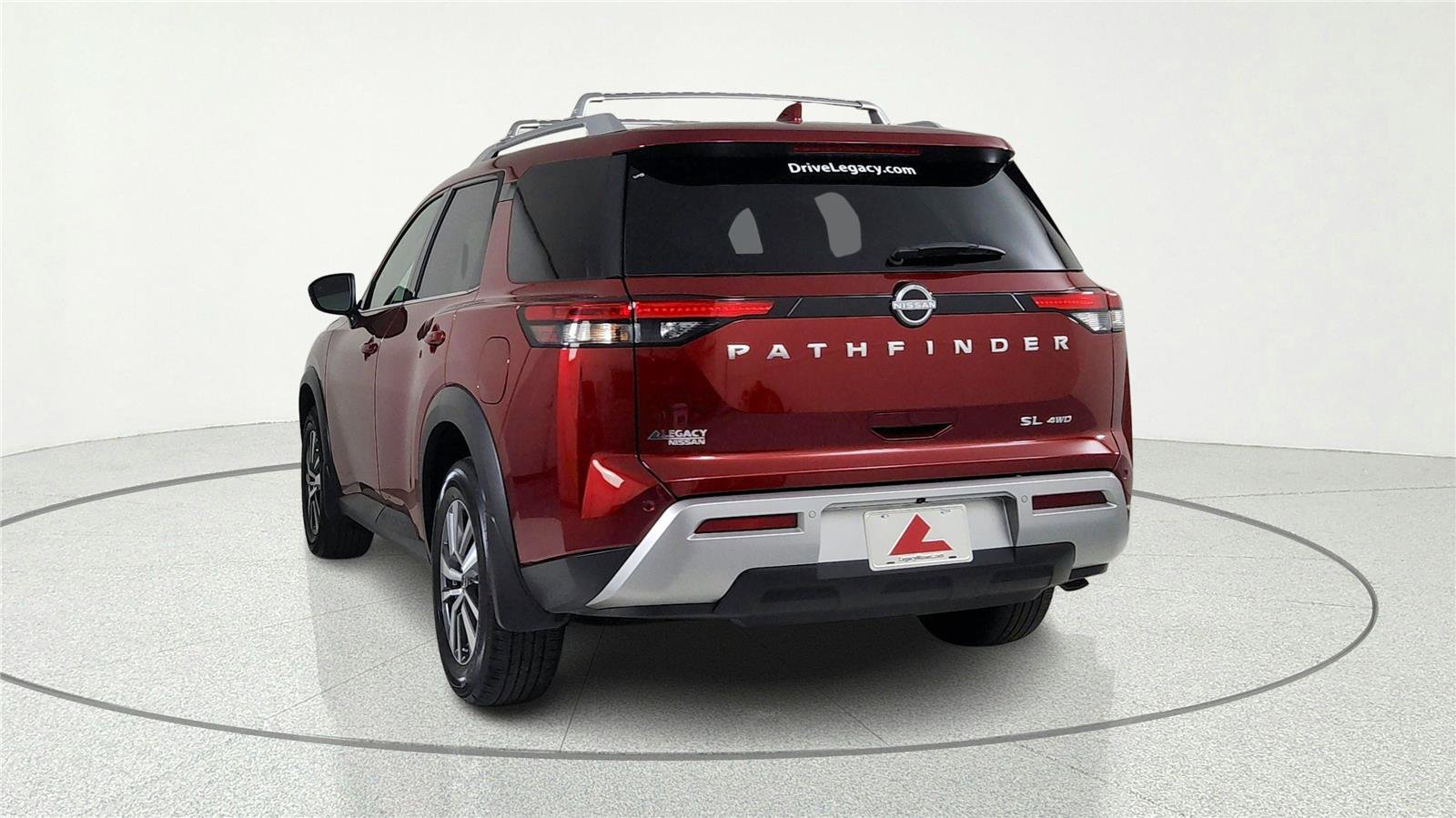 Used 2023 Nissan Pathfinder SL AWD/4WD image 4