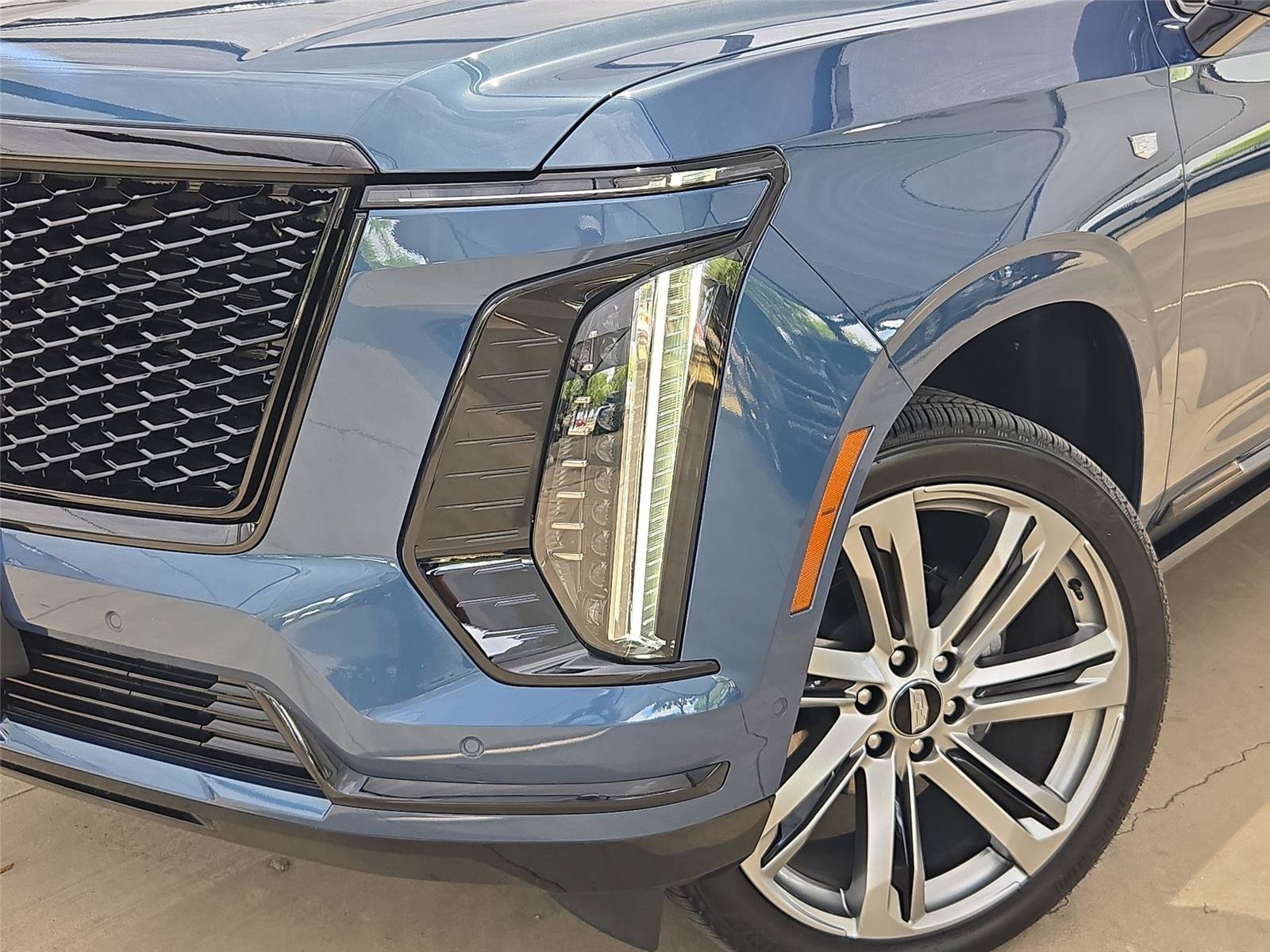Certified 2025 Cadillac Escalade Sport w/ Touring Package AWD/4WD image 7