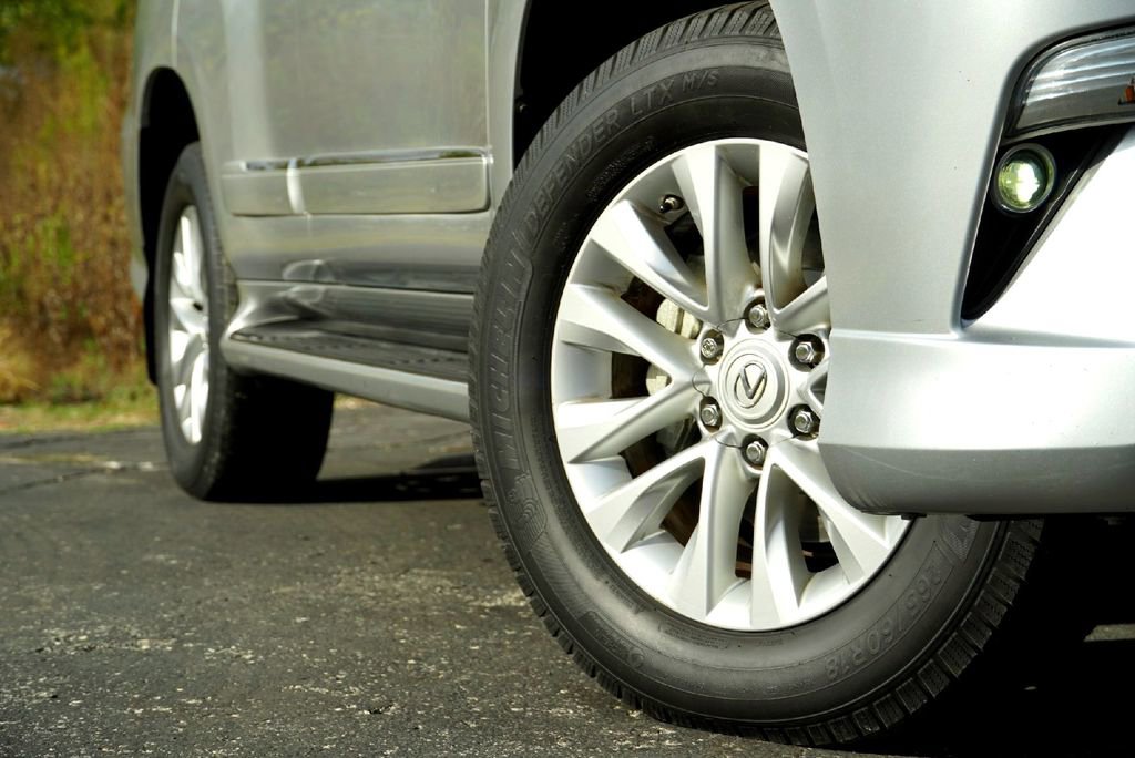 Used 2017 Lexus GX 460 image 4