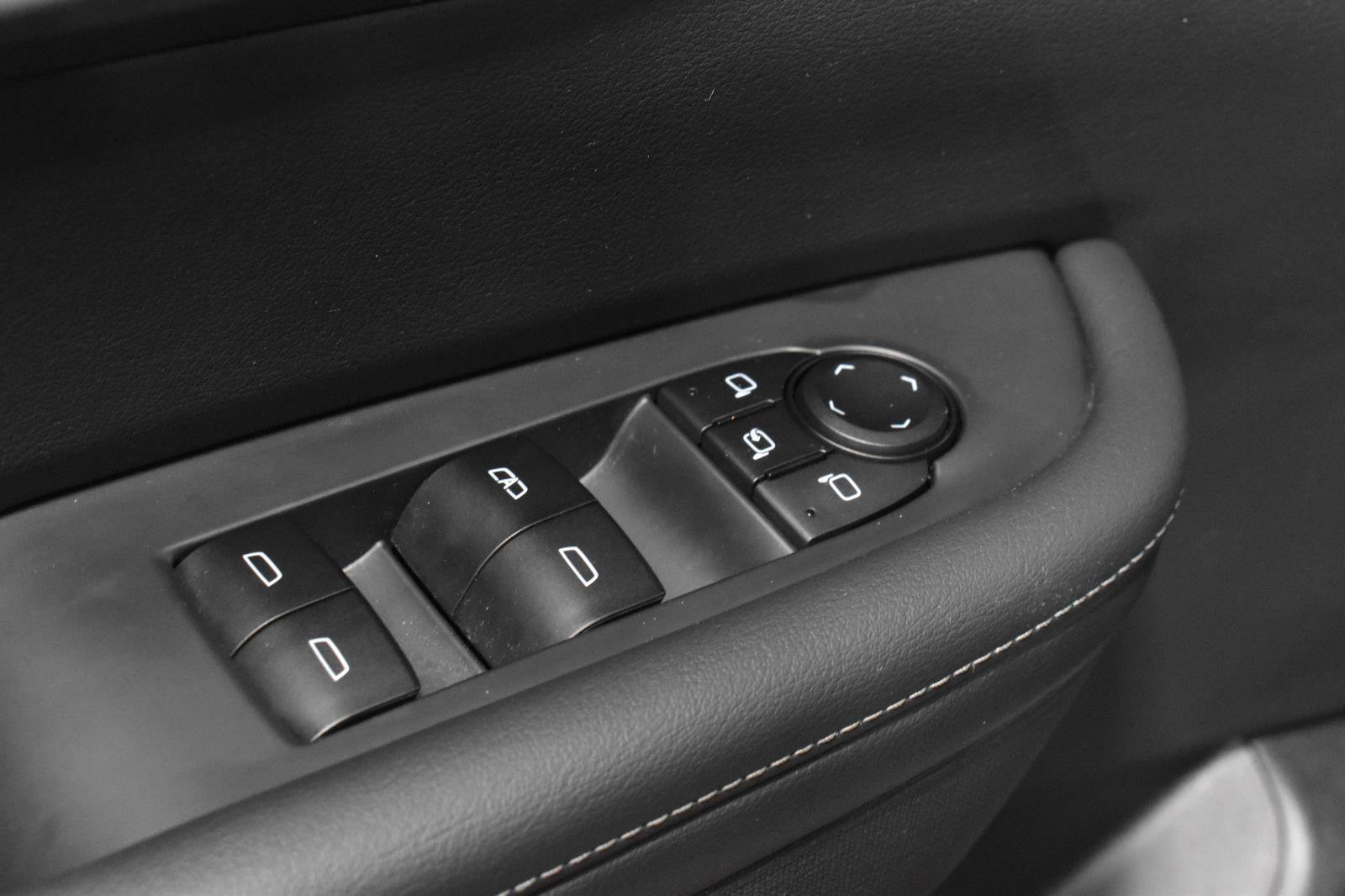 Used 2025 Buick Enclave Preferred image 11