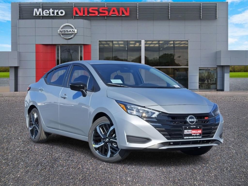 New 2025 Nissan Versa SR w/ Trunk Package