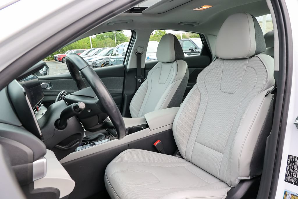 Used 2024 Hyundai Elantra Limited FWD image 33