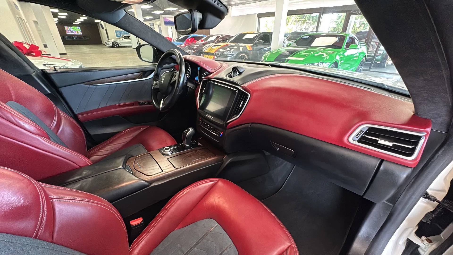 Used 2017 Maserati Ghibli w/ Luxury Package RWD image 9