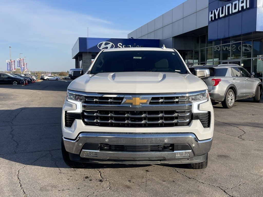 Used 2022 Chevrolet Silverado 1500 LTZ w/ LTZ Premium Package image 2