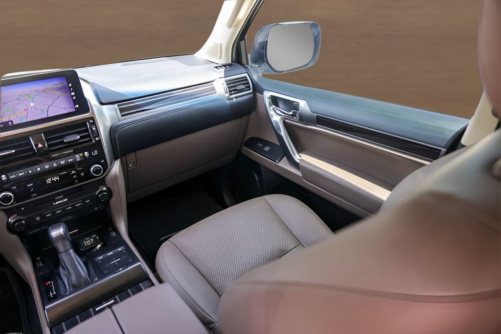 Used 2023 Lexus GX 460 Luxury w/ Accessory Package AWD/4WD image 29