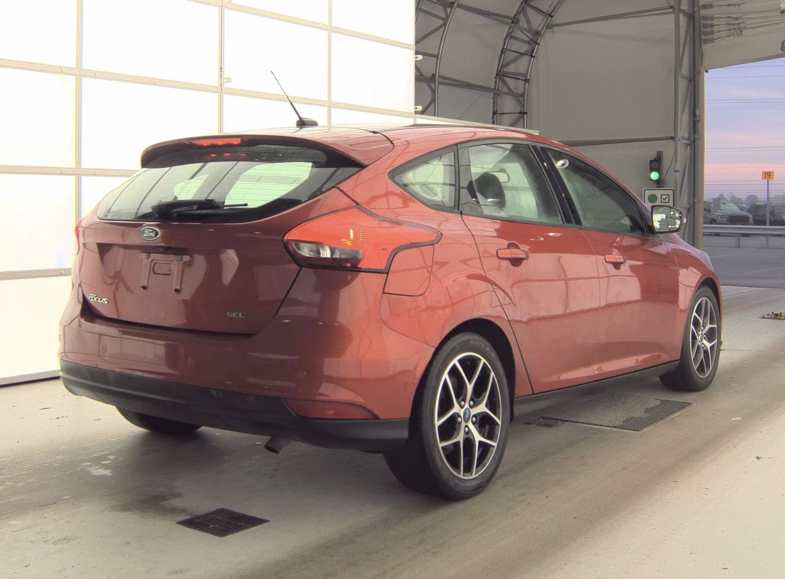 Used 2018 Ford Focus SEL w/ Cold Weather Package FWD image 4