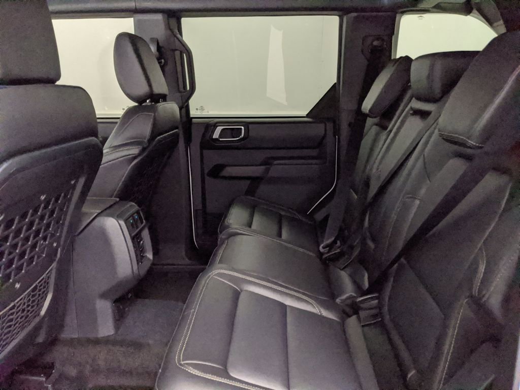 New 2025 Ford Bronco Badlands image 24