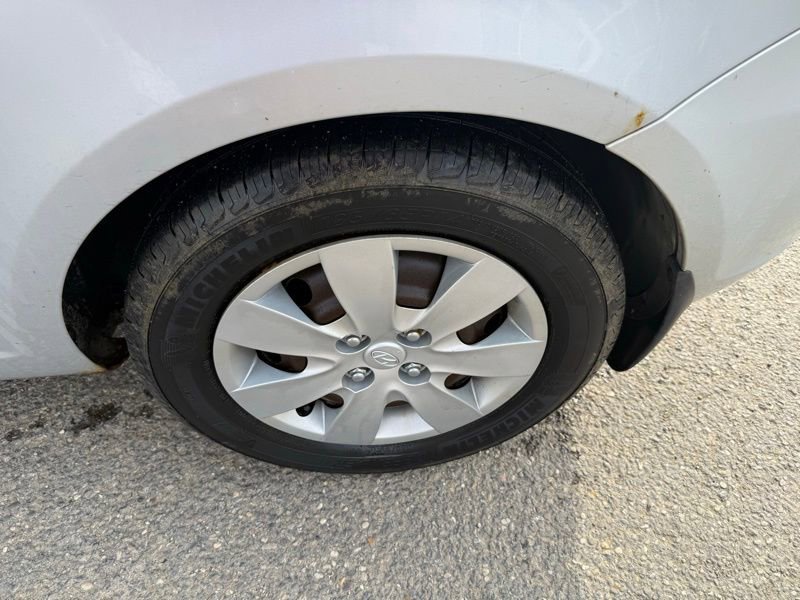 Used 2011 Hyundai Accent GL image 13