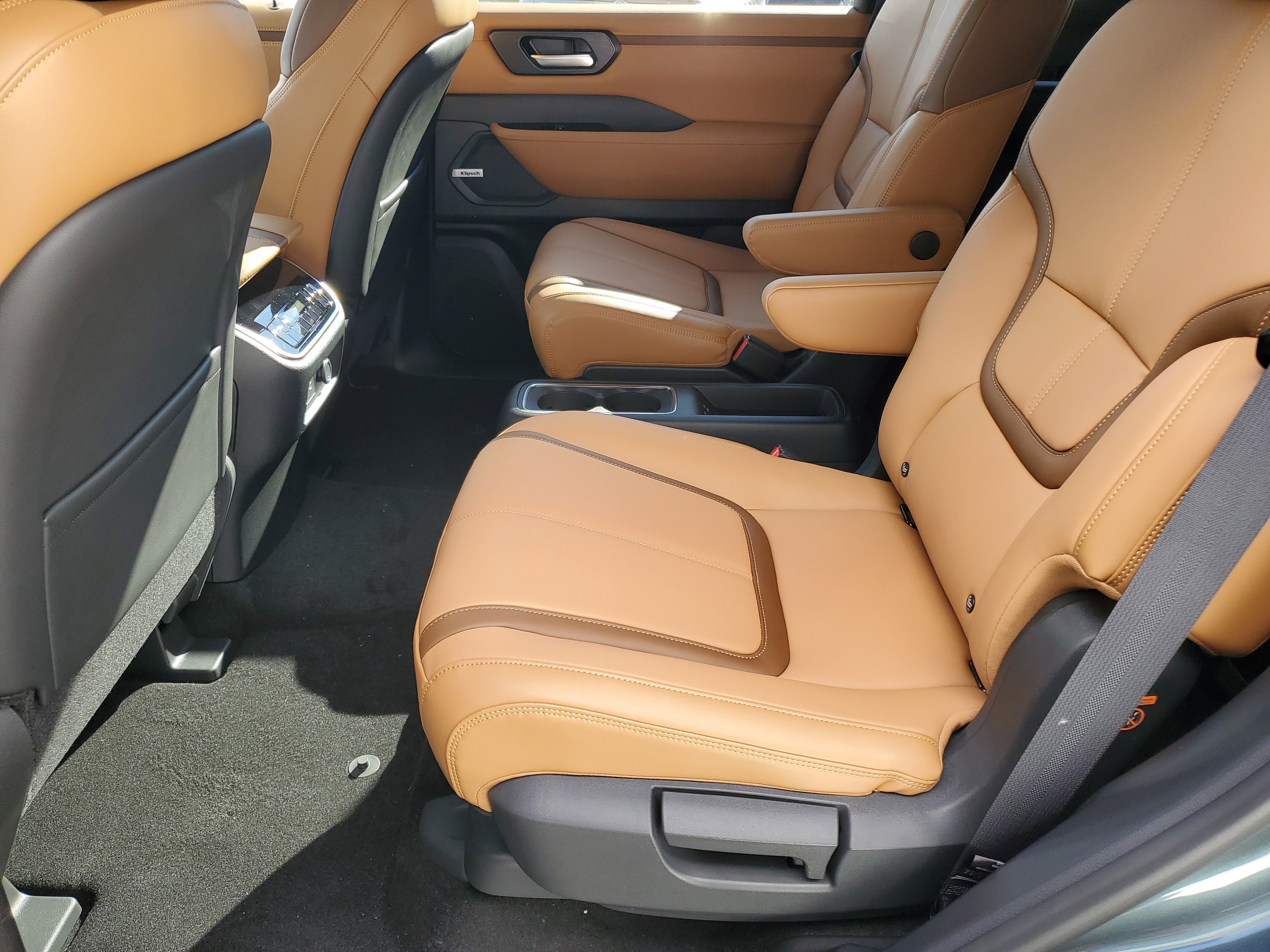 New 2026 Nissan Armada SL w/ Captain's Chari Seat Package image 21