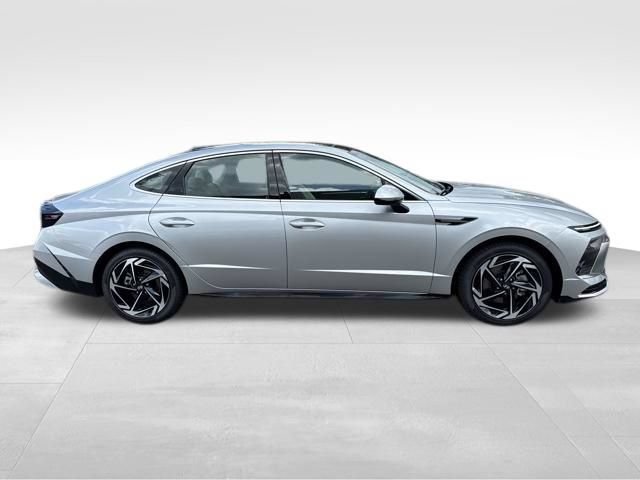 Used 2025 Hyundai Sonata SEL FWD image 7
