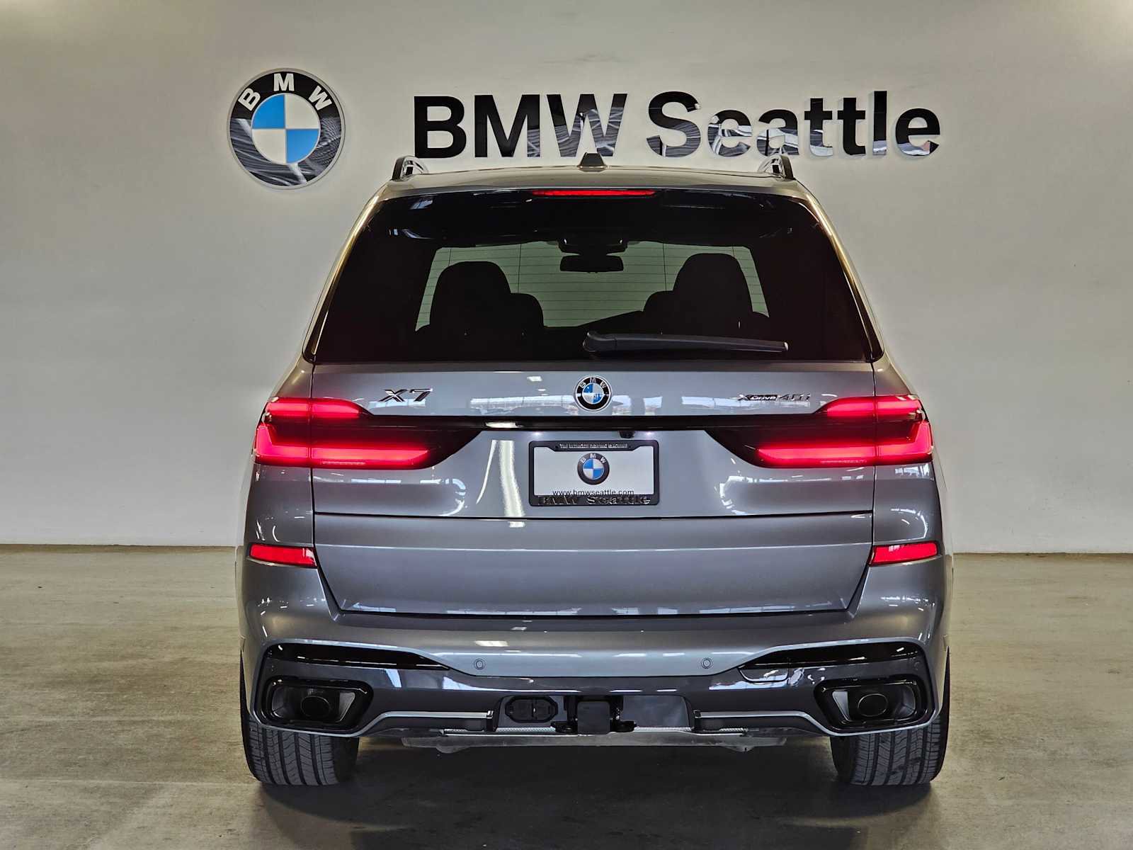 Used 2026 BMW X7 xDrive40i w/ M Sport Package AWD/4WD image 5