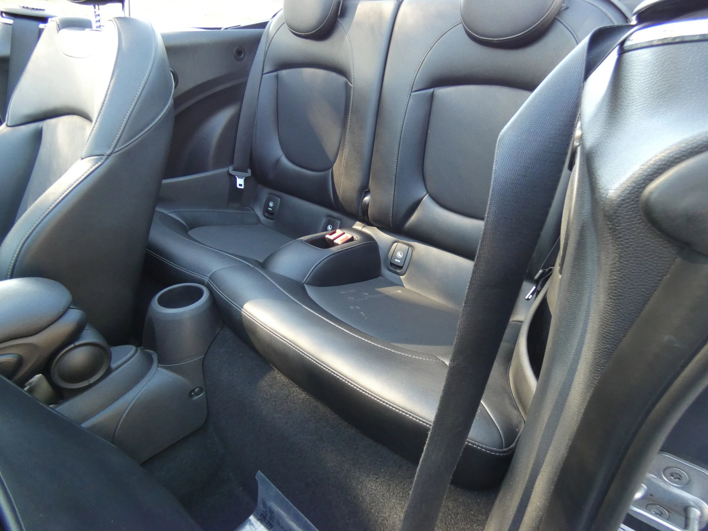 Used 2018 MINI Cooper S image 34