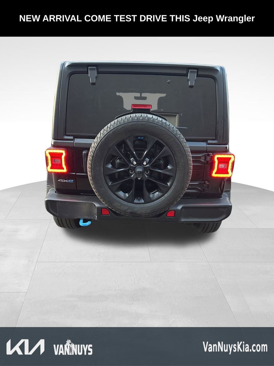 Used 2023 Jeep Wrangler Sahara 4xe image 5