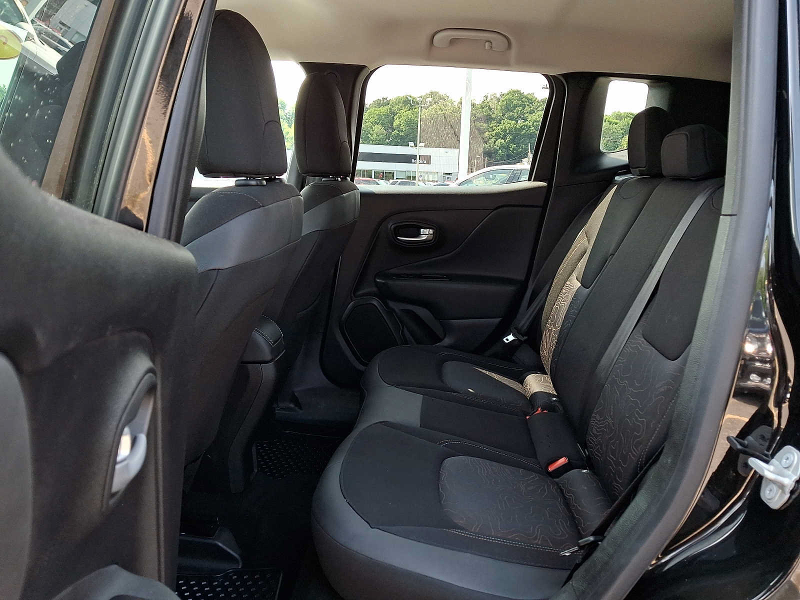 Certified 2023 Jeep Renegade Latitude AWD/4WD image 10