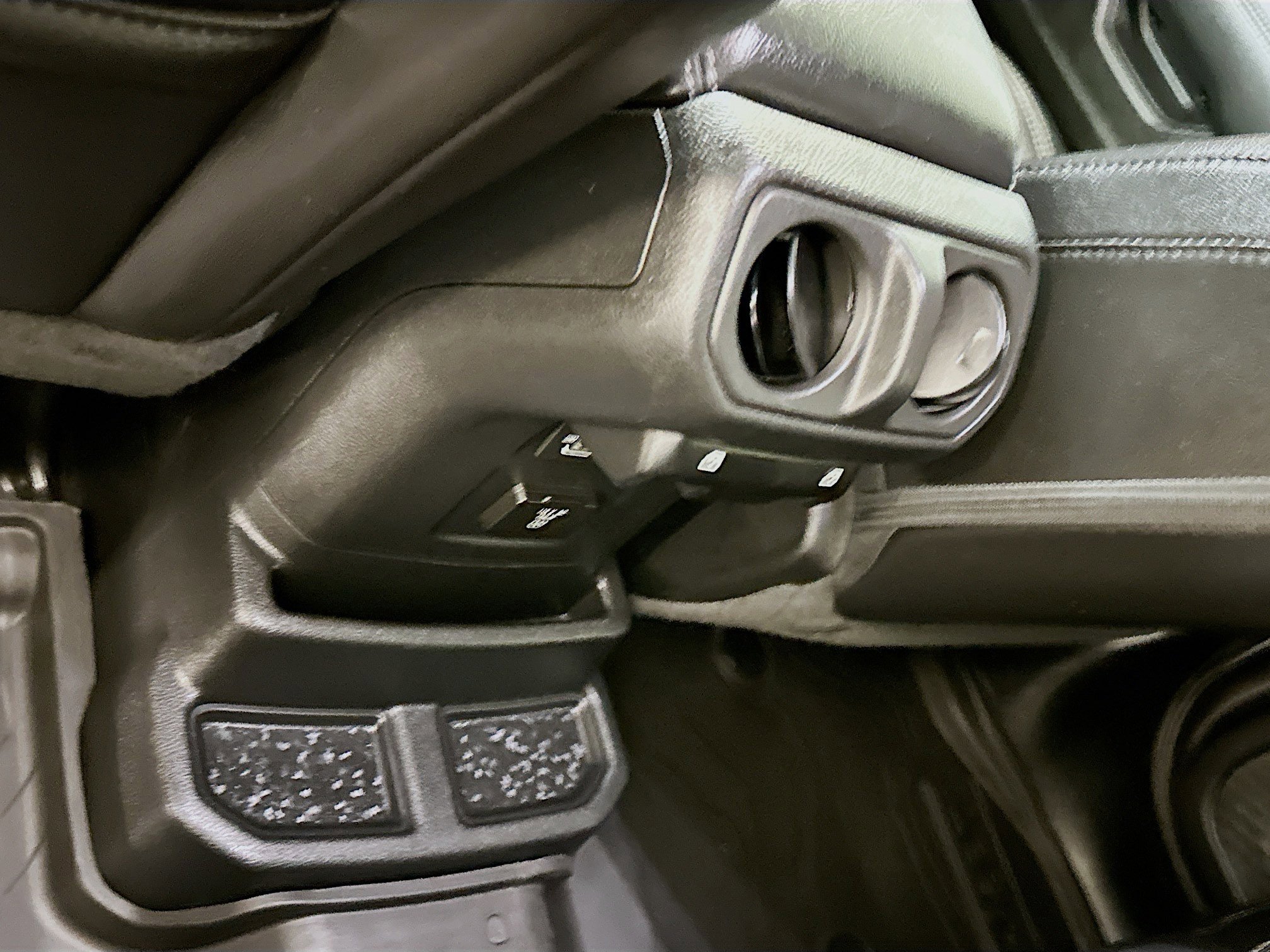 Used 2023 Jeep Wrangler Sahara w/ Cold Weather Group image 28