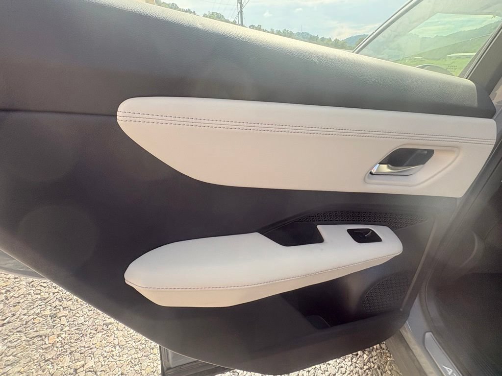Used 2024 Nissan Ariya FWD image 13