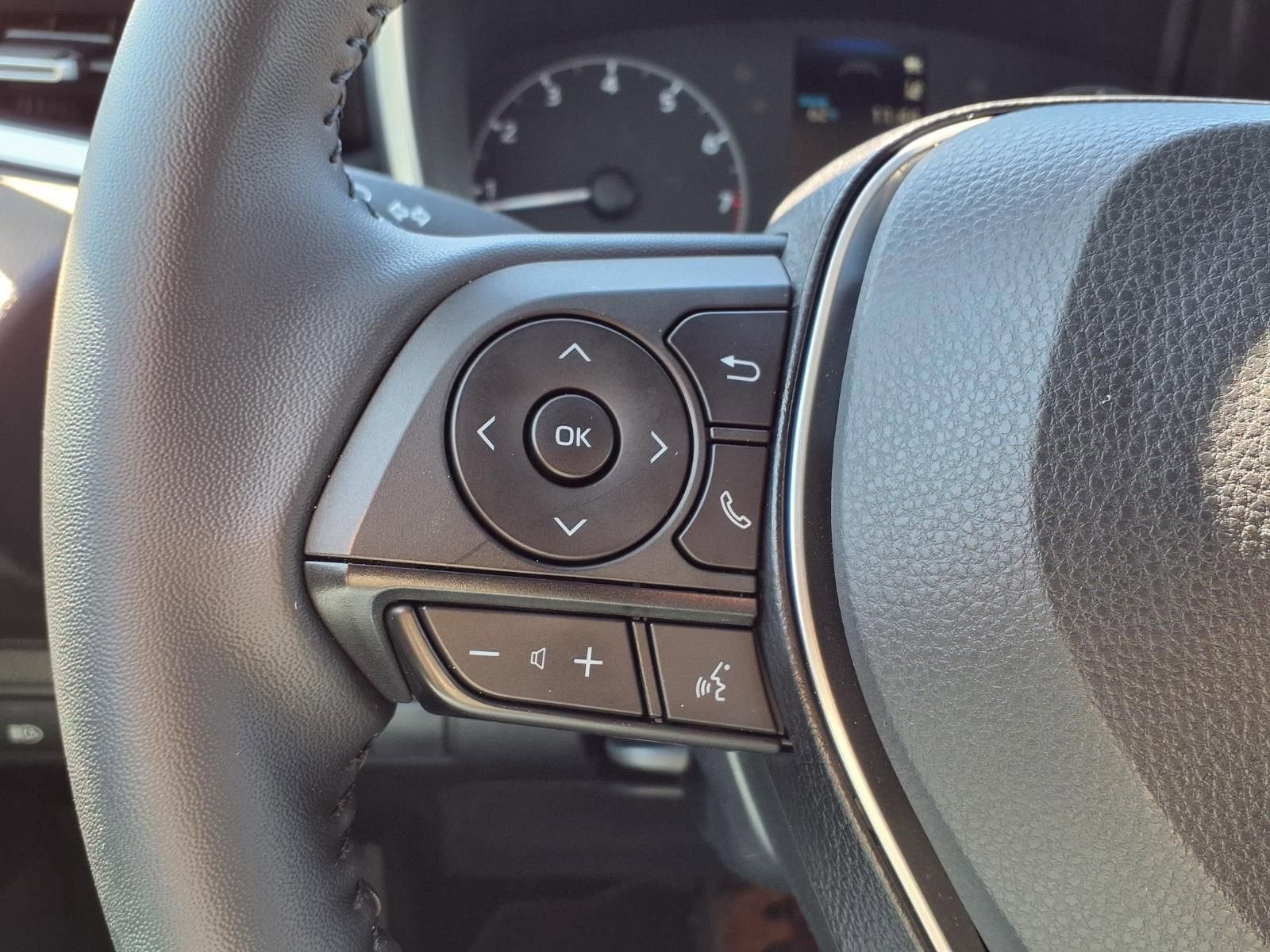 Certified 2025 Toyota Corolla SE image 21