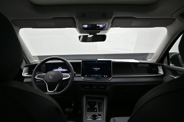 New 2026 Volkswagen Tiguan SE FWD image 10
