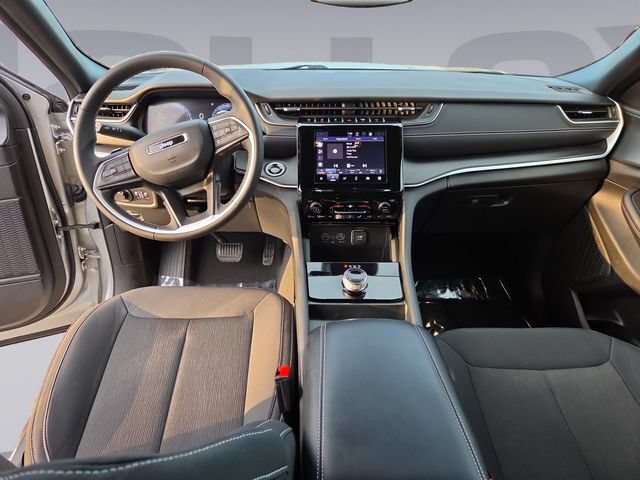 Used 2024 Jeep Grand Cherokee L Laredo w/ Trailer Tow Package AWD/4WD image 12