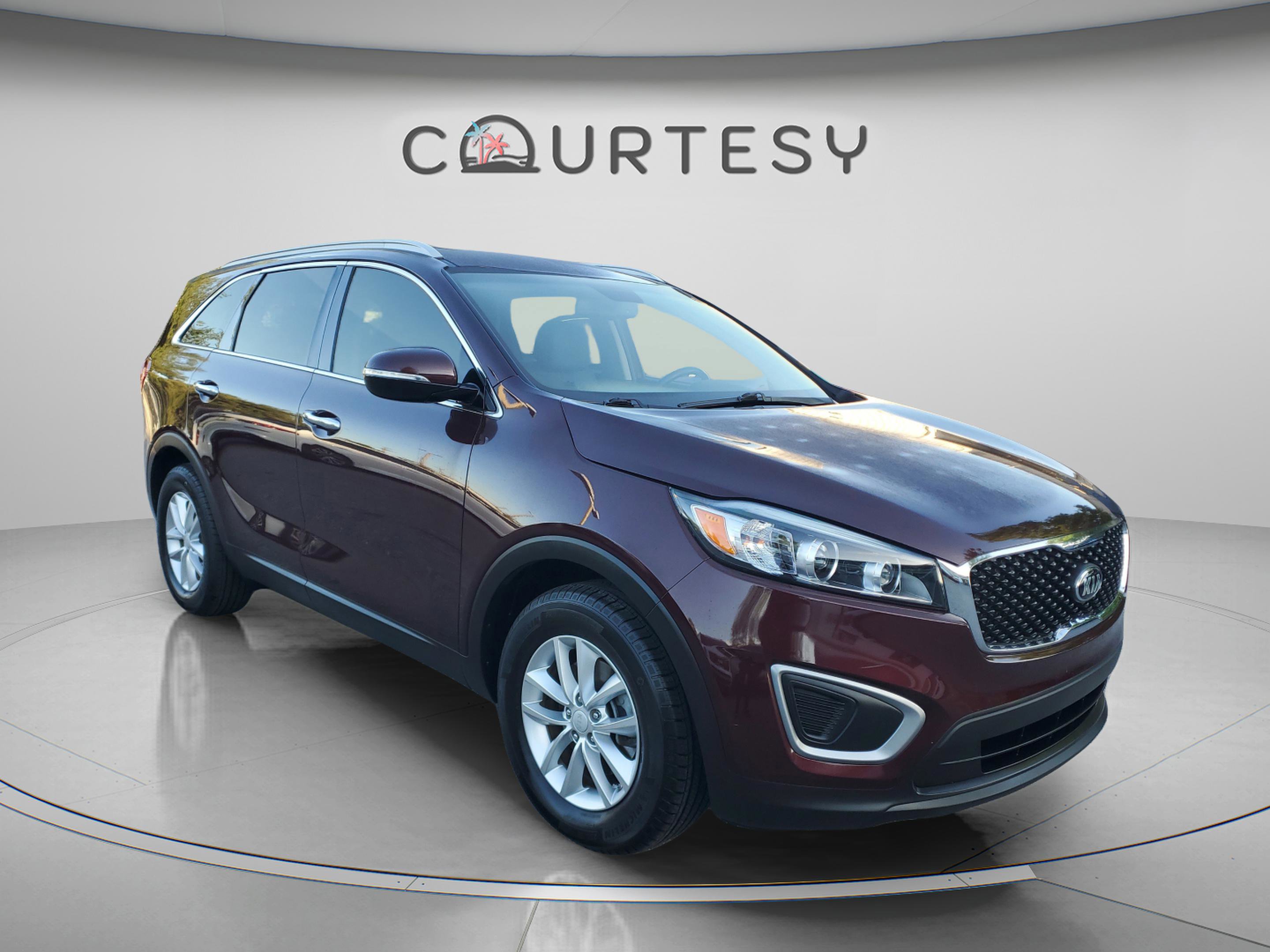 Used 2017 Kia Sorento LX image 5