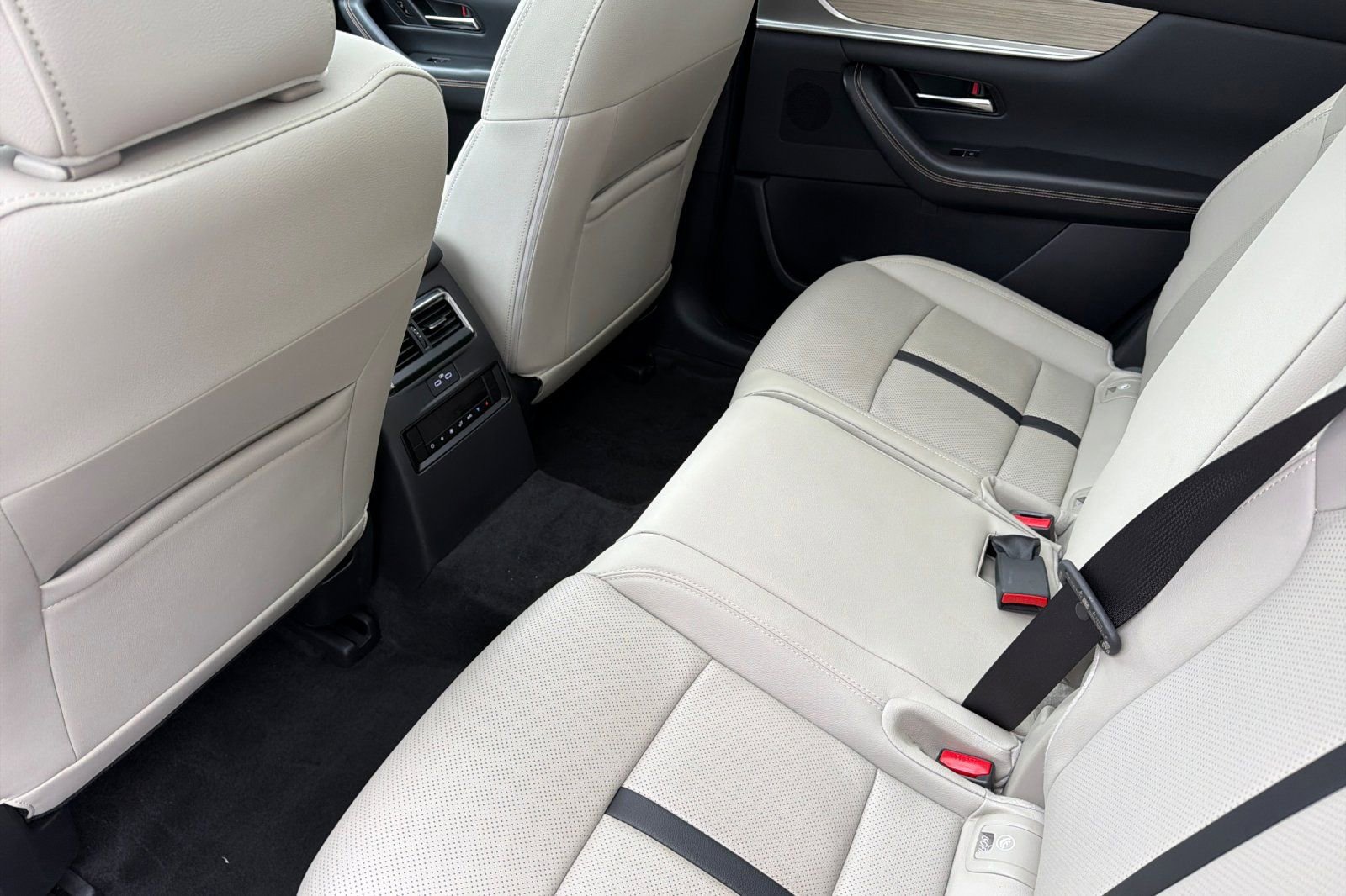 Certified 2025 MAZDA CX-90 Plug-In Hybrid w/Premium Sport image 12