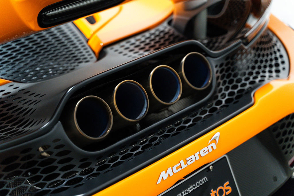 Used 2022 McLaren 765LT RWD image 4