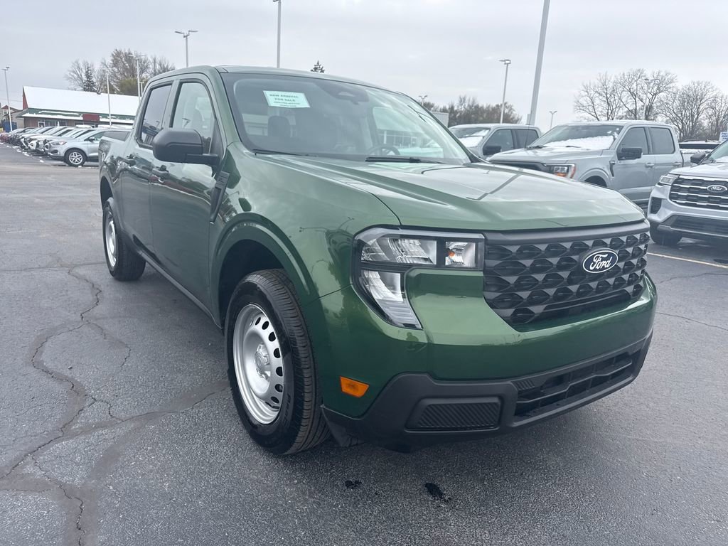 Used 2025 Ford Maverick XL image 4