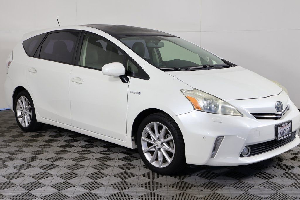 Used 2012 Toyota Prius V Five video 2