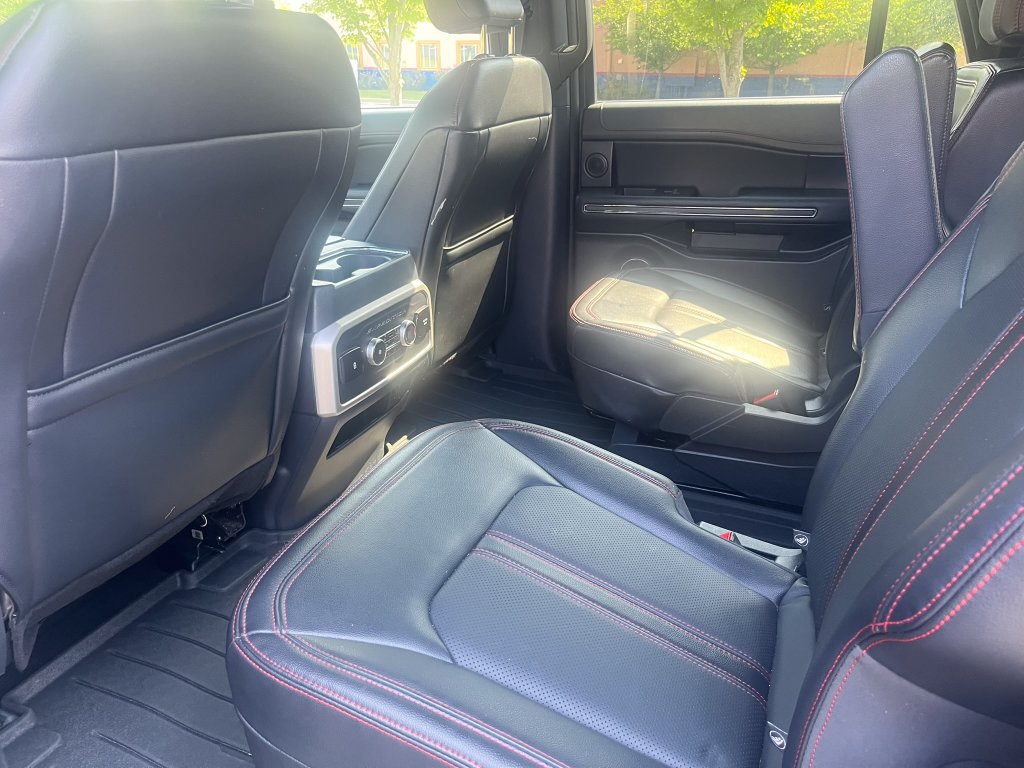Used 2024 Ford Expedition Limited AWD/4WD image 11
