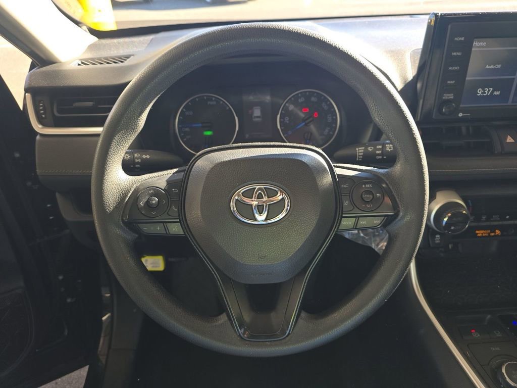 Used 2020 Toyota RAV4 LE image 14