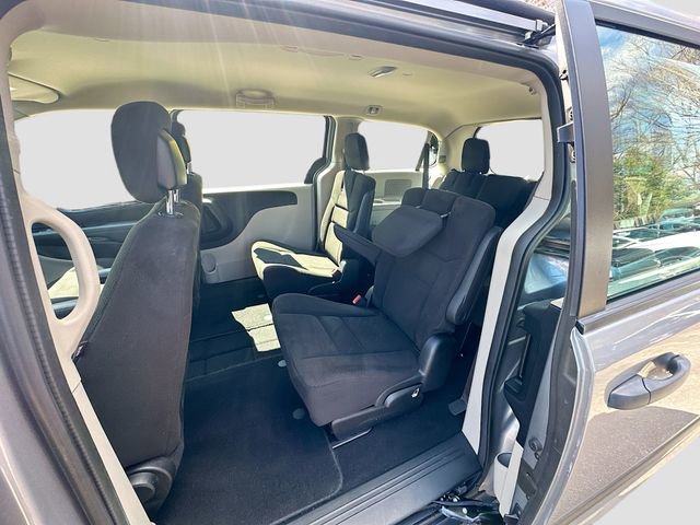 Used 2015 Dodge Grand Caravan American Value Package w/ UConnect Hands-Free Group image 23