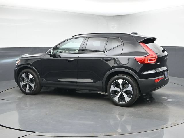 Used 2025 Volvo XC40 B5 Plus AWD/4WD image 6