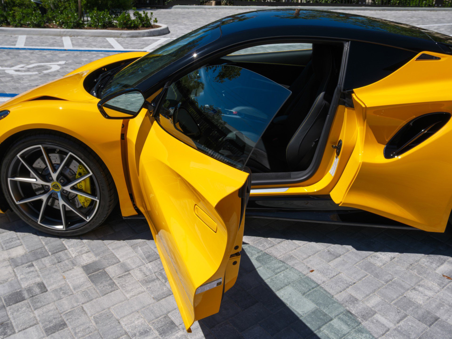 Used 2024 Lotus Emira First Edition image 18