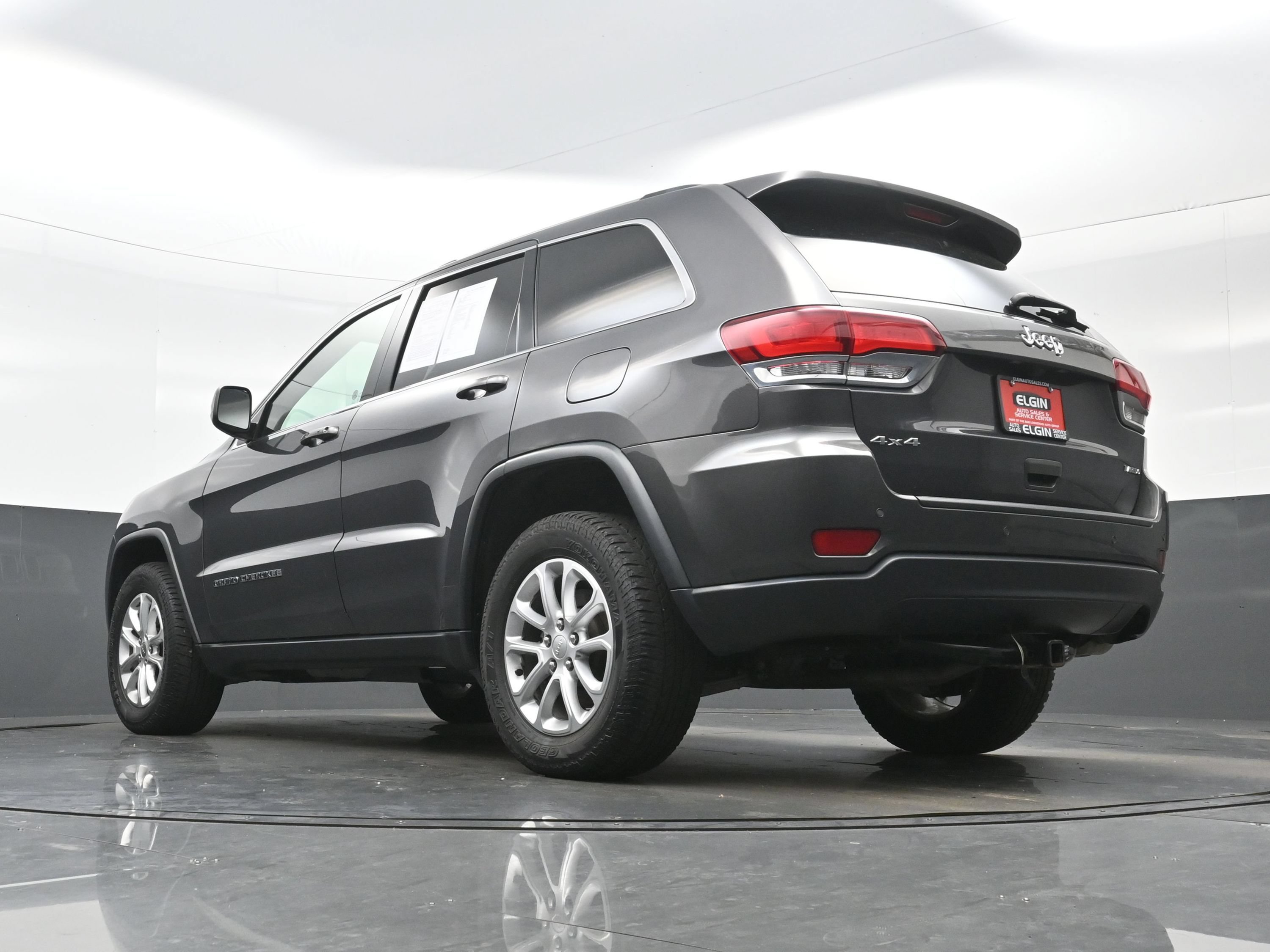 Used 2021 Jeep Grand Cherokee Laredo w/ Security & Convenience Group AWD/4WD image 27
