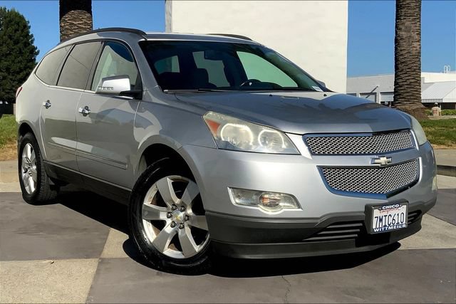 Used 2012 Chevrolet Traverse LTZ FWD image 2