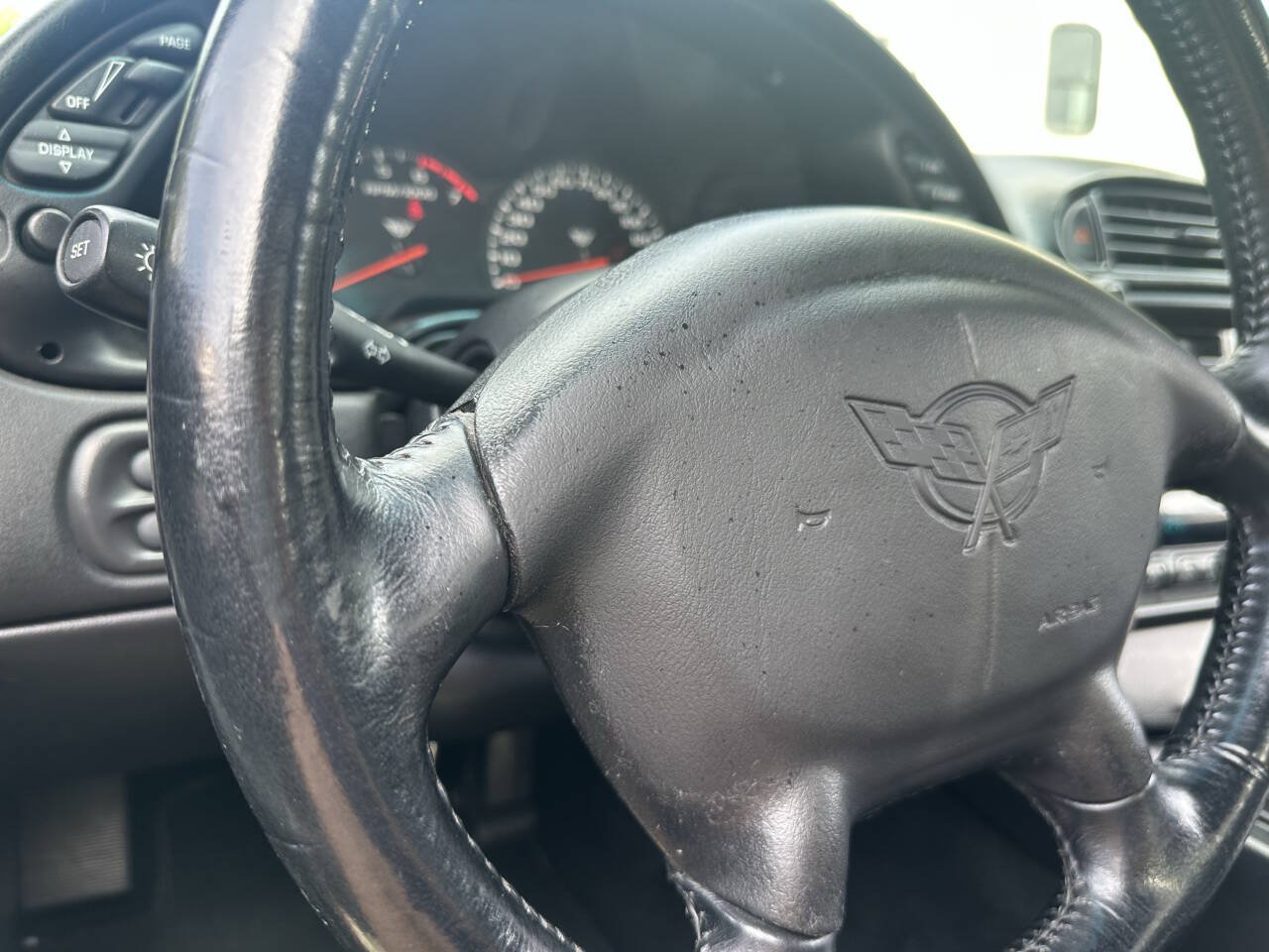 Used 2001 Chevrolet Corvette Convertible w/ Preferred Equipment Group2 RWD image 24