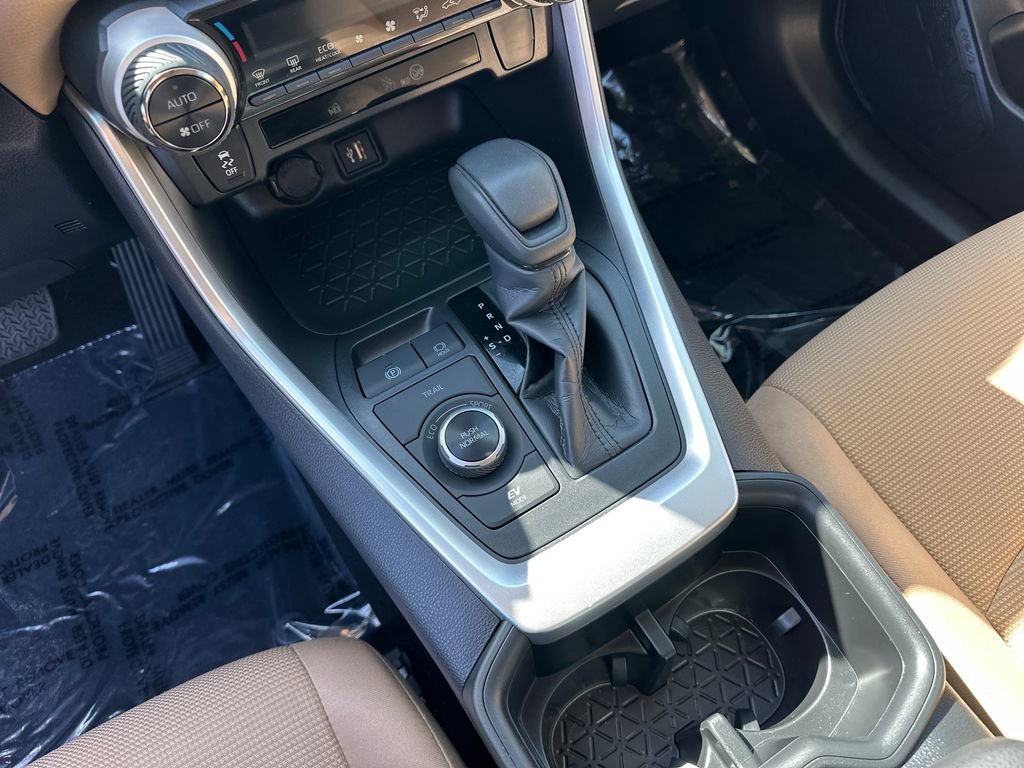 Certified 2025 Toyota RAV4 LE AWD/4WD image 23