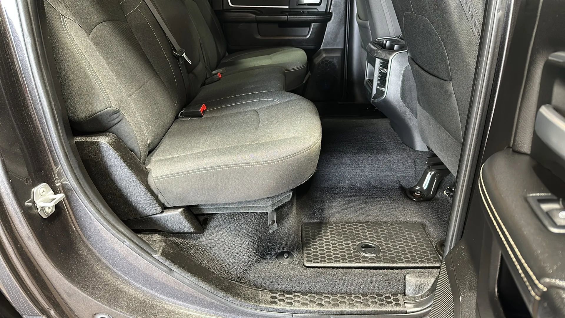 Used 2019 RAM 2500 Big Horn AWD/4WD image 14