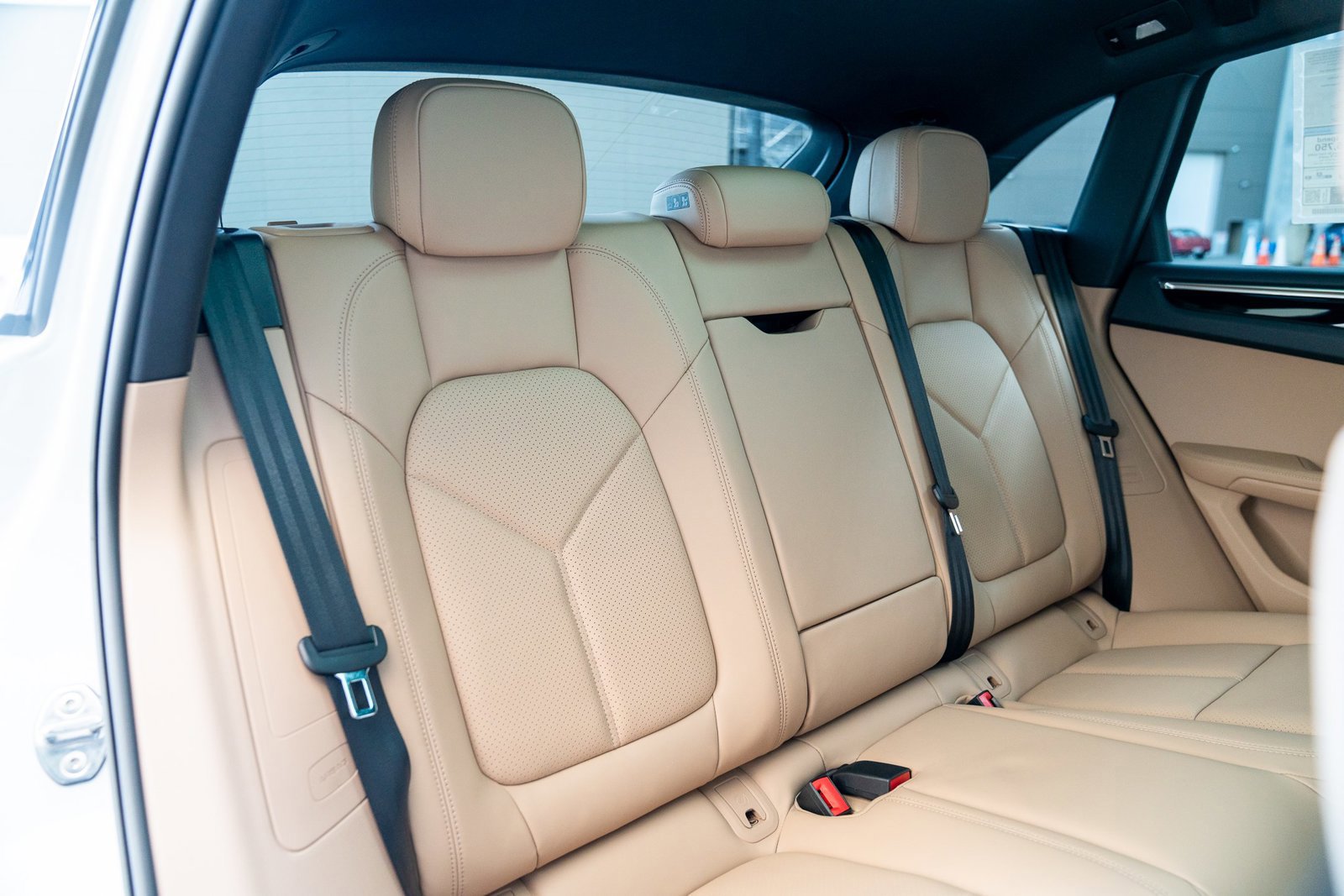 Certified 2025 Porsche Macan image 20