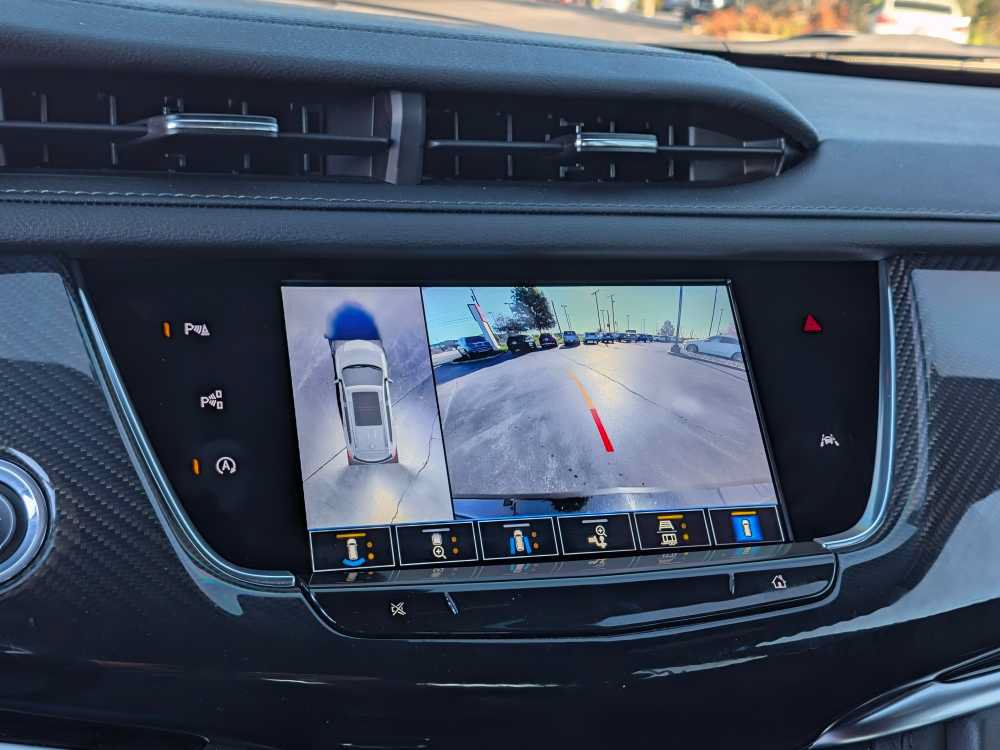 Used 2024 Cadillac XT6 Sport w/ Technology Package AWD/4WD image 37
