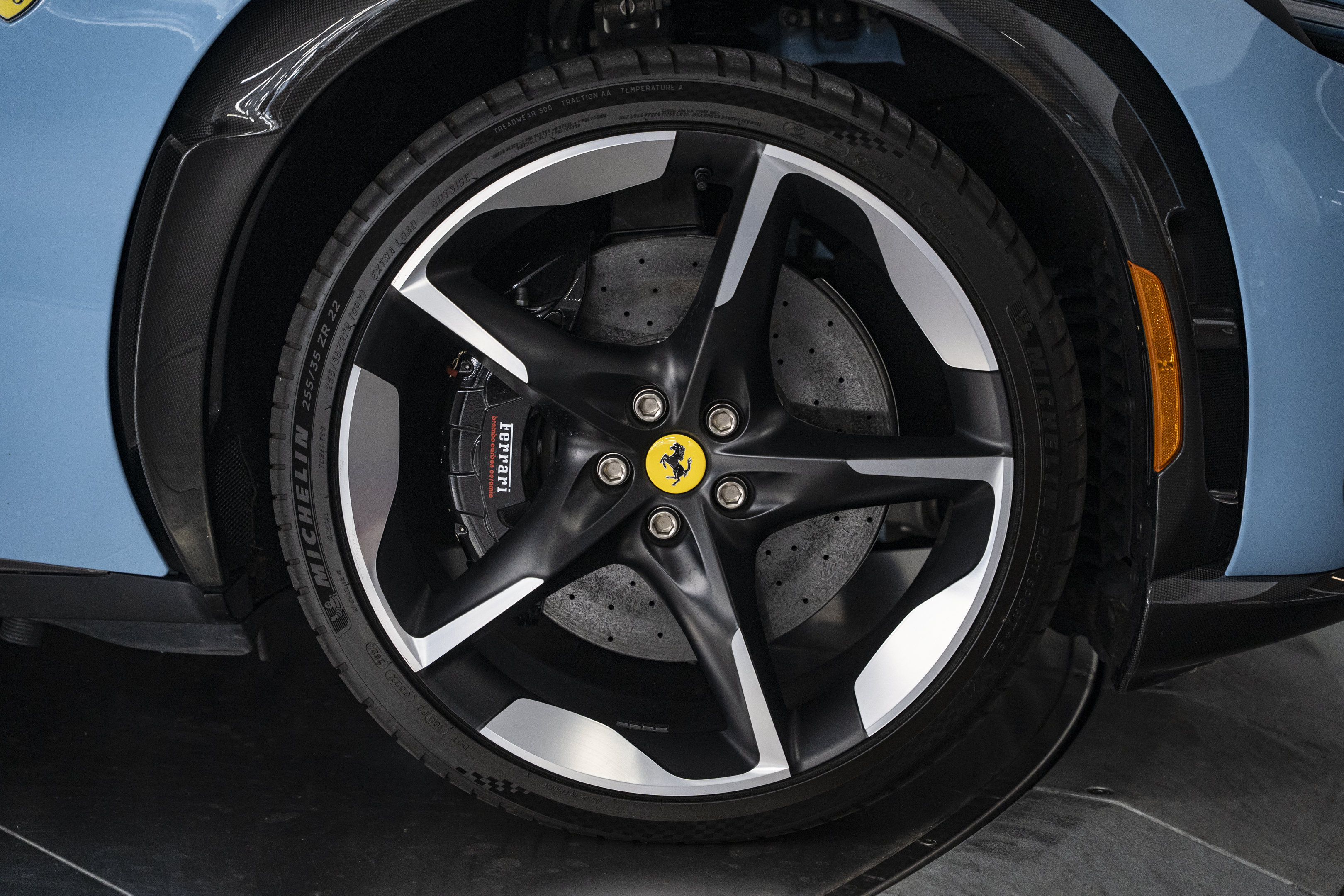 Used 2025 Ferrari Purosangue AWD/4WD image 18