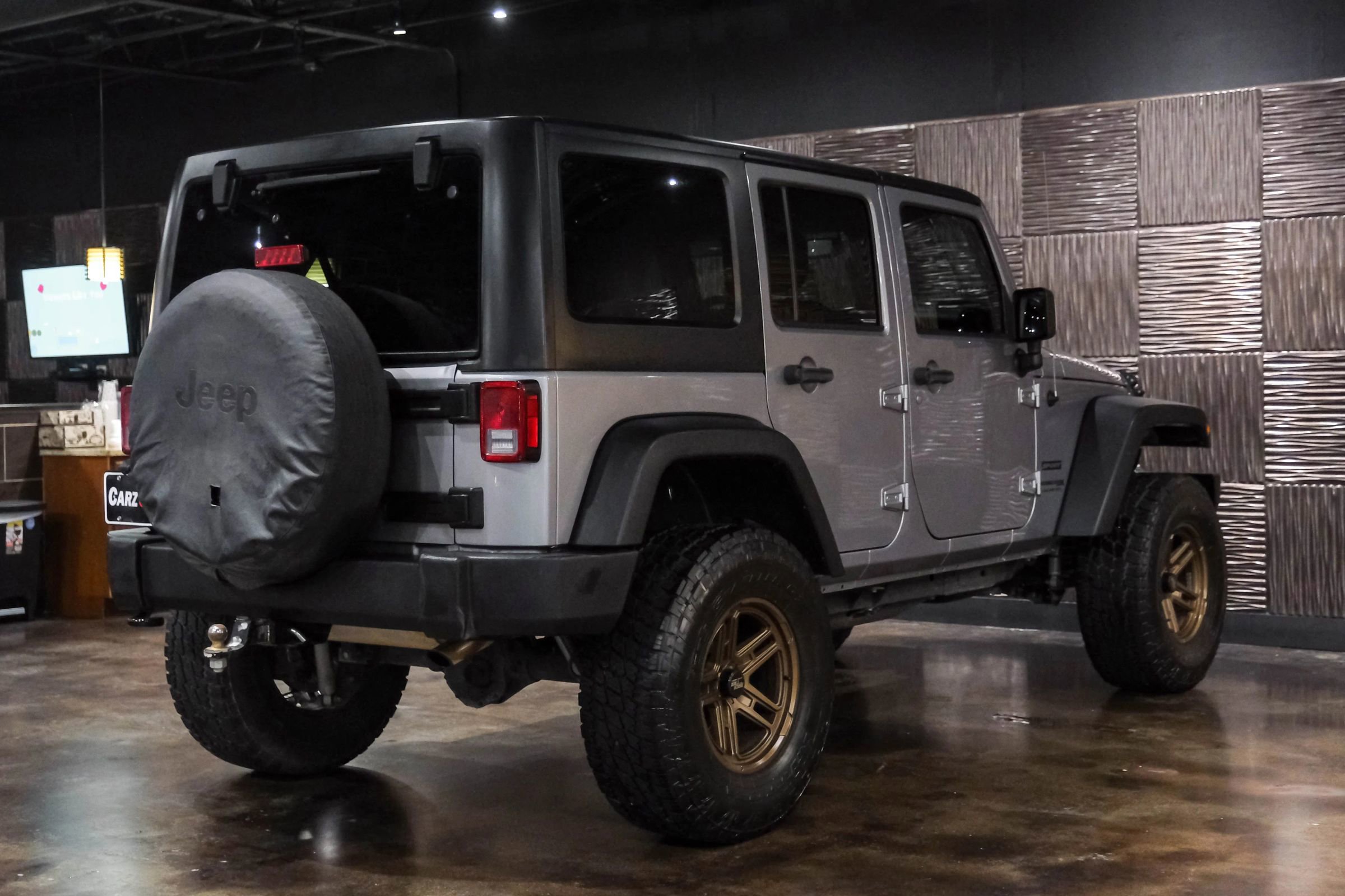 Used 2018 Jeep Wrangler Unlimited Sport S image 9