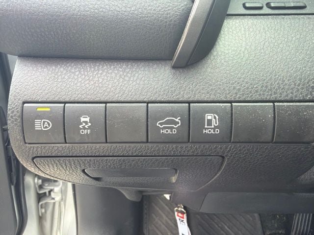 Used 2020 Toyota Camry LE w/ Convenience Package AWD/4WD image 6