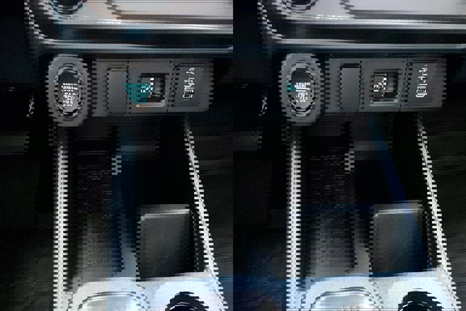 Used 2025 Ford Maverick Lobo AWD/4WD image 17