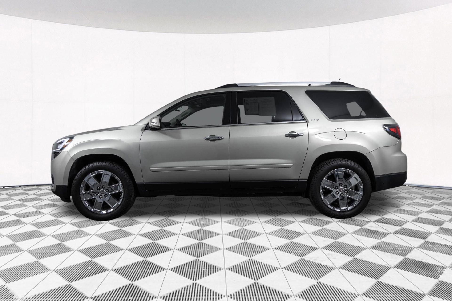 Used 2017 GMC Acadia Limited SLT AWD/4WD image 16