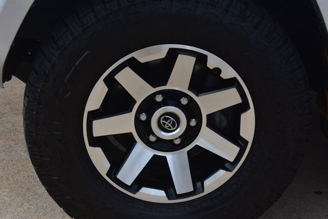 Used 2021 Toyota 4Runner TRD Off-Road Premium AWD/4WD image 9